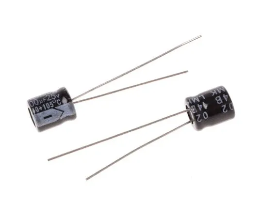 63-4989-58 RS PRO 100μF 25V dc Aluminium Electrolytic Capacitor, Through Hole 6 (Dia.) x 7mm +105°C 6mm 2.5mm 7mm 707-5802