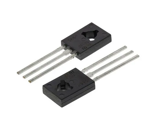 63-4961-26 STMicroelectronics 2SD882 NPN Transistor, 3 A, 30 V, 3-Pin SOT-32 2SD882