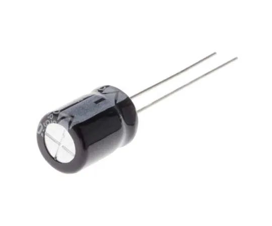 63-7736-22　RS PRO 680μF 6.3V dc Aluminium Electrolytic Capacitor, Through Hole 8 (Dia.) x 11mm +105°C 8mm 3.5mm 11mm　711-0729