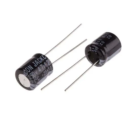 63-7738-12　RS PRO 4.7μF 250V dc Aluminium Electrolytic Capacitor, Through Hole 10 (Dia.) x 12mm +105°C 10mm 5mm 12mm　170-1303