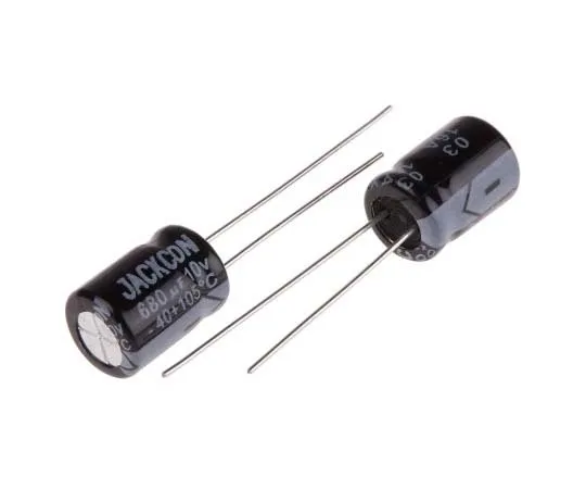 63-7736-34　RS PRO 680μF 10V dc Aluminium Electrolytic Capacitor, Through Hole 8 (Dia.) x 11mm +105°C 8mm 3.5mm 11mm　170-1157