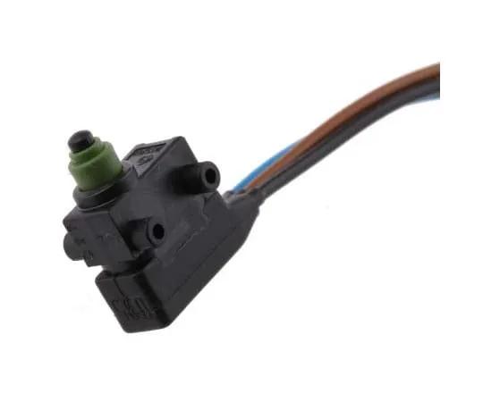 63-7786-28　SPDT Pin Plunger Microswitch, 4 A @ 12 V dc　1058.0653