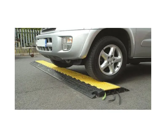 64-0325-85　Vulcascot Cable Cover, 50 x 60mm (Inside dia.), 600 mm x 1m, Black/Yellow, 3 Channels　26101340